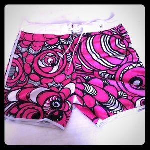 Hurley Menโs Phantom Board Shorts 18โ